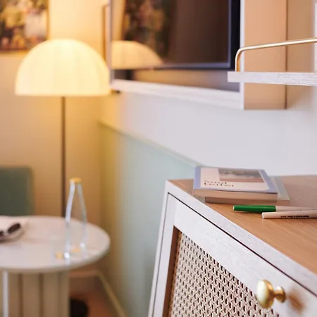Hotel Square Sur Yon - Handwritten Collection 4*