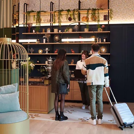 Square Accor - Hotel 4*