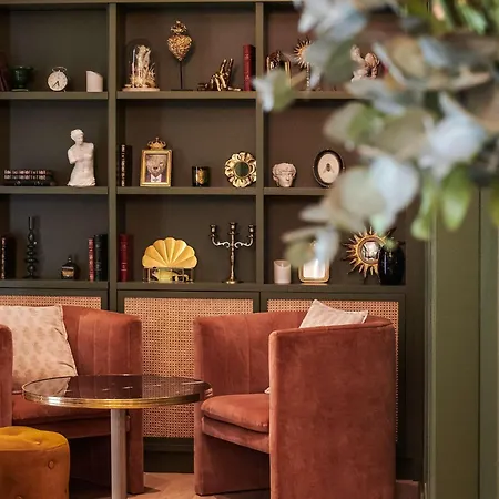 Hotel Square Sur Yon - Handwritten Collection 4*