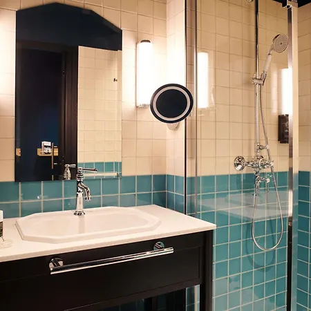 Отель Square Accor - 4*